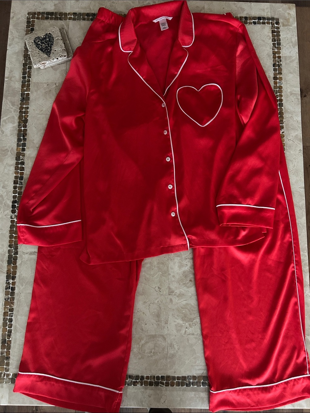 VICTORIA'S SECRET Glazed Satin Heart Long Sleeve / Pants Pajama Set Size L